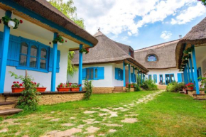 5 Chirpici - Small Traditional Resort